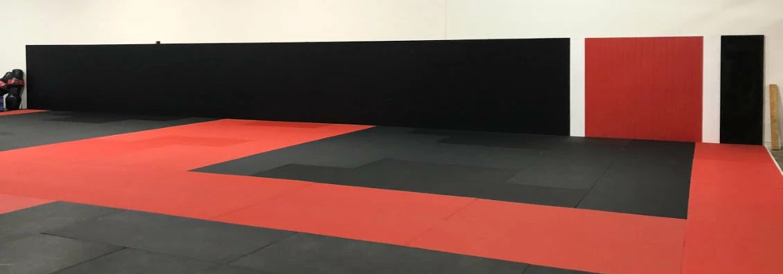 AK Athletic Equipment Easy Stick Roll Up Gym Wall Pad 3 AK Athletic Equipment Easy Stick Roll Up Gym Wall Pad - Image 3